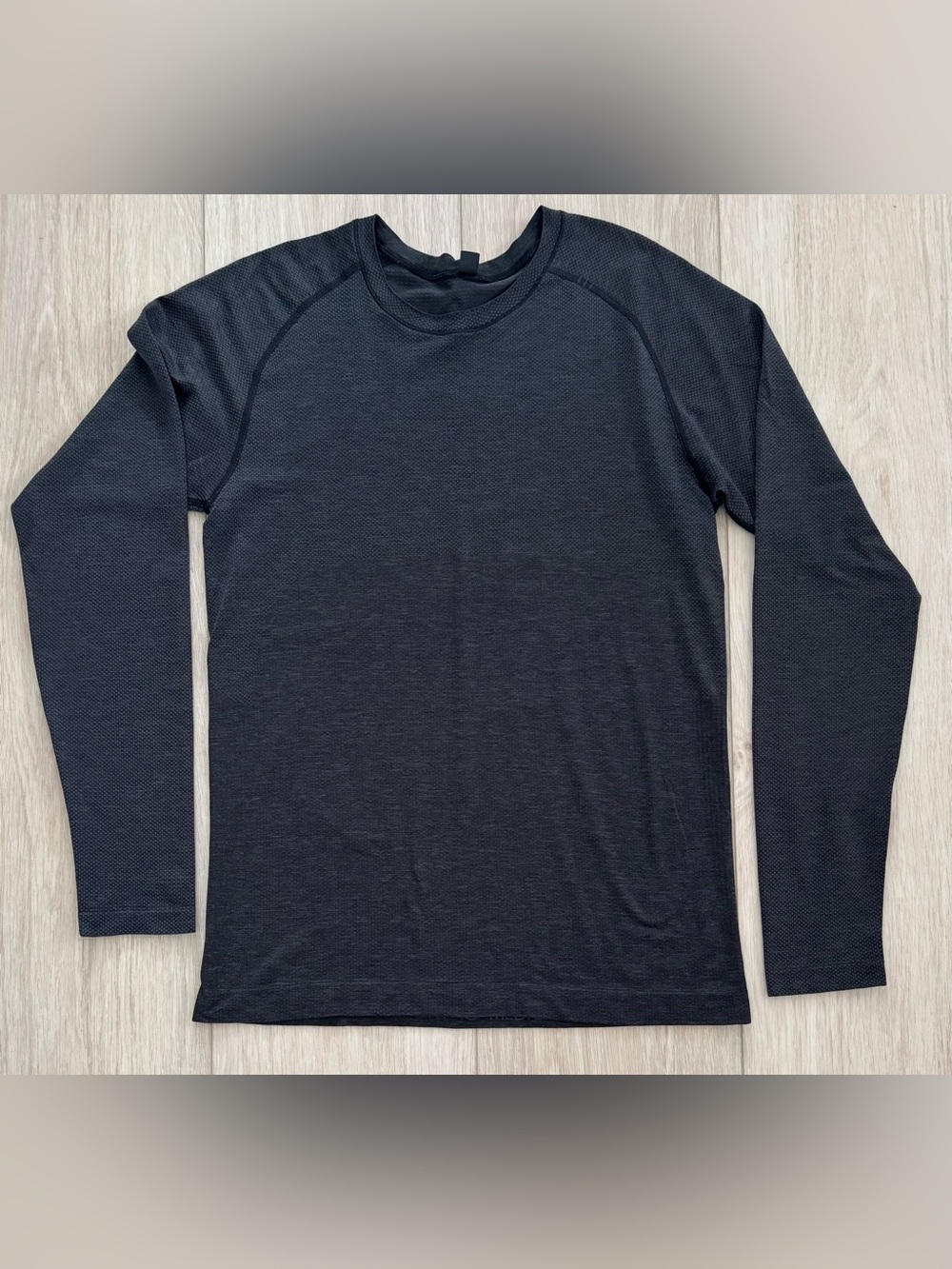 Lululemon men’s metal vent tech long sleeve small black heathered athletic shirt